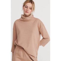 Bluza z golfem - Beżowy. Brązowe bluzy damskie Reserved, s, bez wzorów, bez rękawów, bez kaptura. W wyprzedaży za 55,99 zł.