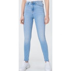 Spodnie jeansowe ECO AWARE - Niebieski. Niebieskie spodnie damskie Sinsay, z jeansu. Za 59,99 zł.