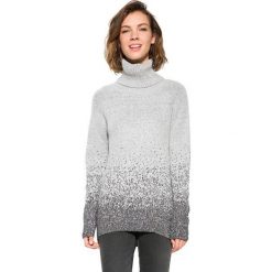 Desigual Sweter damski Jers Libra 17WWJFJ3 2042 (rozmiar S). Szare swetry damskie Desigual, s, bez wzorów, eleganckie, bez rękawów, bez kaptura. W wyprzedaży za 206,00 zł.