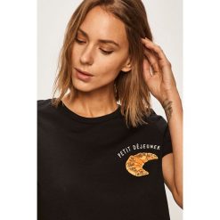 Vero Moda - T-shirt. Białe bluzki damskie Vero Moda, s, z nadrukiem, z bawełny, casualowe, z okrągłym kołnierzem, z krótkim rękawem. W wyprzedaży za 44,90 zł.