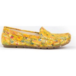 Mokasyny damskie - skóra naturalna - model 001 - kolor żółte kwiaty. Żółte mokasyny damskie Zapato, do pracy, na lato, w kwiaty, z jeansu, klasyczne, na niskim obcasie, na płaskiej podeszwie, bez zapięcia. W wyprzedaży za 248,00 zł.