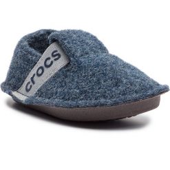 Kapcie CROCS - Classic Slipper K 205349 Navy. Niebieskie sandały chłopięce Crocs, z materiału. Za 109,00 zł.