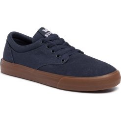 Tenisówki SUPRA - Chino 08051-468-M Navy/Navy Gum. Niebieskie półbuty męskie Supra, bez wzorów, ze skóry, sportowe, bez zapięcia. Za 279,00 zł.