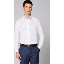 Koszula Biała Verbena. Białe koszule męskie LANCERTO, m, bez wzorów, z bawełny, eleganckie, z kontrastowym kołnierzykiem, bez rękawów. W wyprzedaży za 139,90 zł.