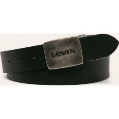 Levi's - Pasek. Czarne paski męskie Levi's®, w paski, z poliesteru. W wyprzedaży za 149,90 zł.