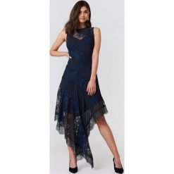 Sukienki: Keepsake Sukienka Hold On Midi – Navy