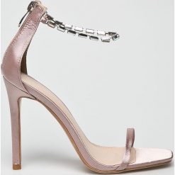 Public Desire - Sandały. Szare sandały damskie marki Public Desire, z materiału, na obcasie. W wyprzedaży za 119,90 zł.