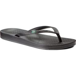 Japonki IPANEMA - Anat Brilliant III Fem 80403 Black/Black Metal 24191. Czarne klapki damskie marki Ipanema, bez wzorów, z tworzywa sztucznego, bez obcasa. Za 69,99 zł.