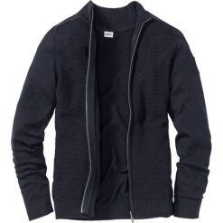 Sweter rozpinany z bawełny z recyclingu bonprix ciemnoniebieski. Niebieskie swetry męskie bonprix, s, bez wzorów, z bawełny. Za 99,99 zł.