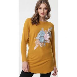 Musztardowy Sweter Bowden. Żółte swetry damskie Born2be, s, bez wzorów, bez rękawów, bez kaptura. W wyprzedaży za 54,99 zł.