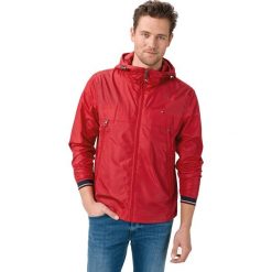 Tommy Hilfiger Kurtka Czerwony. Czerwone płaszcze męskie TOMMY HILFIGER, na wiosnę, m, bez wzorów, z poliesteru, bez kaptura. Za 945,95 zł.