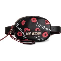Saszetka nerka LOVE MOSCHINO - Borsa Digital Print JC4112PP18LU100B Nero/Rosso. Czarne nerki damskie Love Moschino, bez wzorów, ze skóry ekologicznej, młodzieżowe, bez dodatków. Za 639,00 zł.