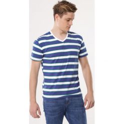 Biało-Zielona Koszulka Arrogant. Białe koszulki męskie Born2be, xl, w paski, klasyczne, krótkie. Za 39,99 zł.