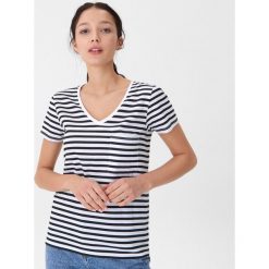 T-shirt z kieszenią - Czarny. Czarne t-shirty damskie House, s, bez wzorów, bez kołnierzyka. Za 19,99 zł.