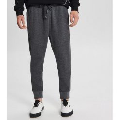 Dresowe joggery basic - Szary. Szare spodnie męskie Cropp, s, bez wzorów, z dresówki. Za 119,99 zł.