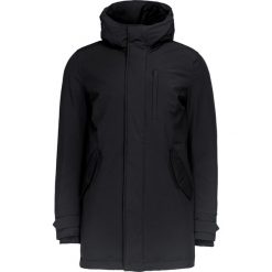 Kurtka WOOLRICH STRETCH MILITARY Czarny. Czarne płaszcze męskie marki Woolrich, moro, z puchu, militarne, bez kaptura. W wyprzedaży za 2198,00 zł.