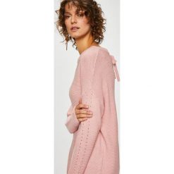 Medicine - Sweter Basic. Szare swetry klasyczne damskie MEDICINE, l, z bawełny, z okrągłym kołnierzem. W wyprzedaży za 63,90 zł.