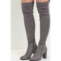 Ciemnoszare Kozaki I Don't Care. Szare buty zimowe damskie Born2be, z materiału, z okrągłym noskiem, za kolano, na wysokim obcasie, na obcasie. Za 139,99 zł.