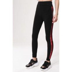 Czarno-Czerwone Legginsy Highly Valued. Czerwone legginsy damskie Born2be, xxl, z napisami. Za 29,99 zł.