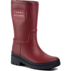 Kalosze TOMMY HILFIGER - Warmlined Rainboot FW0FW04336 Biking Red 678. Czerwone kalosze damskie TOMMY HILFIGER, bez wzorów, z tworzywa sztucznego. W wyprzedaży za 299,00 zł.