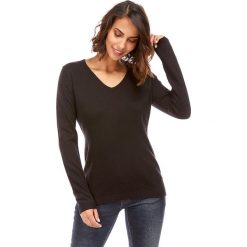 Sweter w kolorze czarnym. Czarne swetry damskie L'étoile du cachemire, bez wzorów, z kaszmiru, klasyczne, bez rękawów, bez kaptura. W wyprzedaży za 129,95 zł.