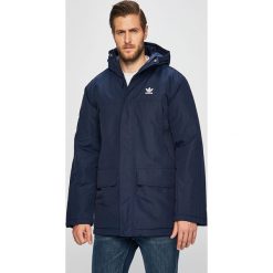 Adidas Originals - Kurtka. Niebieskie płaszcze męskie adidas Originals, m, bez wzorów, z poliesteru, długie, z kapturem. W wyprzedaży za 569,90 zł.