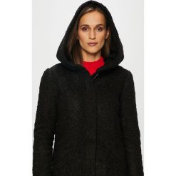Jacqueline de Yong - Kurtka Demea. Czarne kurtki damskie marki Jacqueline de Yong, s, bez wzorów, z poliesteru, długie. W wyprzedaży za 179,90 zł.