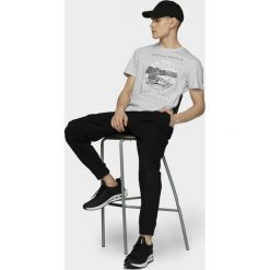 T-shirt męski TSM617 - biały melanż - Outhorn. Białe koszulki męskie Outhorn, m, bez wzorów, z dzianiny, bez kołnierzyka. Za 39,99 zł.
