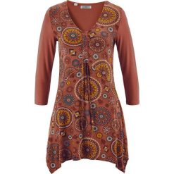 Tunika, rękawy 3/4 bonprix brązowy marsala z nadrukiem. Czerwone tuniki damskie z nadrukiem bonprix, z asymetrycznym kołnierzem. Za 59,99 zł.