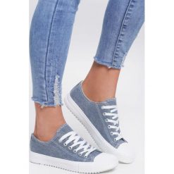 Niebieskie Trampki Swagger. Niebieskie trampki i tenisówki damskie Inny, z aplikacjami, na sznurówki. Za 49,99 zł.