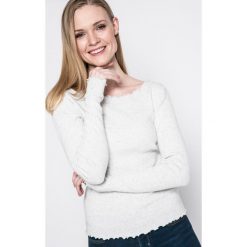 Review - Sweter. Szare swetry klasyczne damskie marki Review, s, z poliesteru, z dekoltem w łódkę. W wyprzedaży za 79,90 zł.