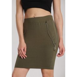 Khaki Spódnica Shelise. Brązowe spódniczki damskie Renee, s, bez wzorów, mini. Za 59,99 zł.