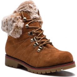 Trapery CAPRICE - 9-26217-21 Cognac Suede 307. Brązowe buty zimowe damskie marki Caprice, z materiału. W wyprzedaży za 259,00 zł.