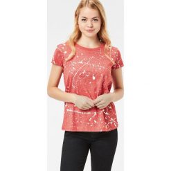 G-Star Raw - Top. Czerwone bluzki damskie G-Star RAW, s, bez wzorów, z bawełny, retro, z okrągłym kołnierzem, z krótkim rękawem. W wyprzedaży za 129,90 zł.