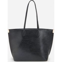 Torba typu shopper - Czarny. Czarne torby damskie na zakupy Reserved, bez wzorów, bez dodatków. W wyprzedaży za 89,99 zł.
