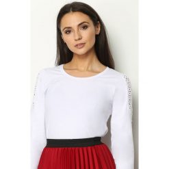 Biała Bluzka Absence. Białe bluzki damskie Born2be, xl, bez wzorów, z bawełny, z okrągłym kołnierzem, z długim rękawem. Za 29,99 zł.
