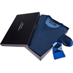 Zestaw Sweter plus Skarpety. Niebieskie skarpetki męskie marki LANCERTO, z bawełny. Za 149,80 zł.