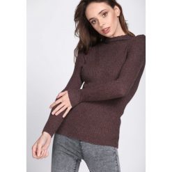Brązowy Sweter By Birth. Brązowe swetry klasyczne damskie Born2be, na jesień, uniwersalny. Za 39,99 zł.