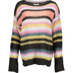Sweter z kolorowym wzorem. Różowe bez kategorii Billabong, xs, z wełny, z okrągłym kołnierzem. W wyprzedaży za 193,95 zł.