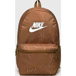 Nike Sportswear - Plecak. Pomarańczowe plecaki męskie marki Nike Sportswear, z poliesteru. Za 119,90 zł.