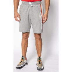 Szorty sportowe EA7 Emporio Armani 3HPS64 PJ05Z 3905. Szare spodenki sportowe męskie EA7 Emporio Armani, m, bez wzorów, z bawełny, sportowe. Za 329,00 zł.
