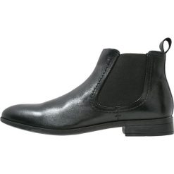Pier One Botki black. Czarne buty zimowe męskie Pier One, z materiału. Za 249,00 zł.