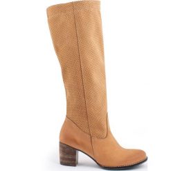 Kozaki dziurkowane - skóra naturalna - model 155 - kolor camelowy. Szare kozaki damskie Zapato, do pracy, na lato, ze skóry, biznesowe, na wysokim obcasie, na obcasie, bez zapięcia. W wyprzedaży za 317,00 zł.
