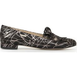 Wzorzyste balerinki z frędzlami - skóra naturalna - model 046 - kolor srebrny wzór. Szare baleriny damskie Zapato, bez wzorów, z jeansu, klasyczne, bez obcasa, na obcasie. Za 309,00 zł.