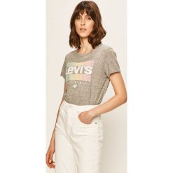 Levi's - T-shirt. Szare bluzki damskie Levi's®, s, z nadrukiem, z bawełny, casualowe, z okrągłym kołnierzem, z krótkim rękawem. W wyprzedaży za 59,90 zł.