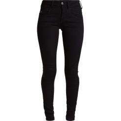 GStar LYNN MID SUPER SKINNY Jeans Skinny Fit yield black ultimate stretch denim. Czarne rurki damskie marki G-Star, z bawełny. Za 469,00 zł.