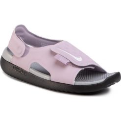 Sandały NIKE - Sunray Adjust 5 (GS/PS) AJ9076 501 Iced Lilac/White/Lt Smoke Grey. Różowe sandały dziewczęce Nike, z tworzywa sztucznego, bez zapięcia. Za 129,00 zł.