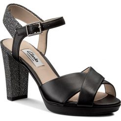 Rzymianki damskie: Sandały CLARKS – Kendra Petal 261243444 Black Interest Leather