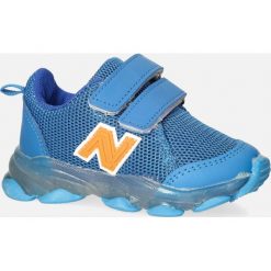 Niebieskie buty sportowe na rzep casu 204/14m. Niebieskie buty dziewczęce sportowe Casu, bez wzorów, bez zapięcia. Za 49,99 zł.