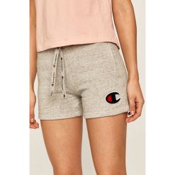 Champion - Szorty. Czerwone spodenki sportowe damskie Champion, s, z aplikacjami, z bawełny, sportowe. Za 169,90 zł.